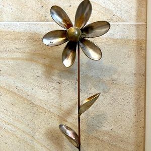 Meet your Posher, Cassandra